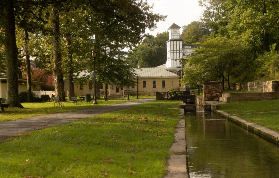 Berkeley Springs State Park, West Virginia, USA